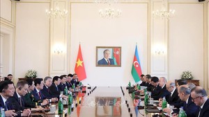 苏林总书记同阿塞拜疆总统阿利耶夫举行会谈