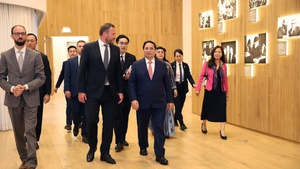 政府总理范明正参观爱沙尼亚作曲家的遗产