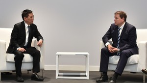 胡德福副总理会见芬兰对外贸易和发展部长维尔&#183;塔维奥