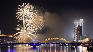 中国队夺得2025年岘港国际烟花节冠军