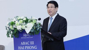 越南国家主席梁强出席亚太经合组织工商咨询理事会第三次会议开幕式