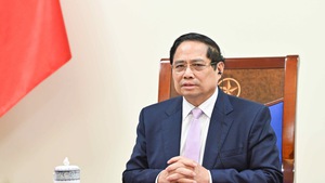 越南政府总理范明正与马来西亚总理安瓦尔•易卜拉欣通电话