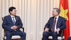 越共中央总书记苏林会见韩越议员友好小组主席