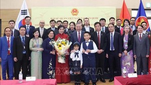 越共中央总书记苏林会见旅韩越南人代表