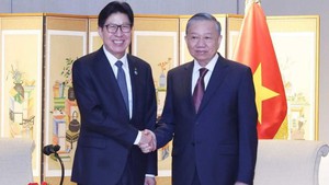 越共中央总书记苏林会见韩国釜山市市长