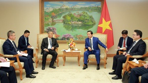 越南政府副总理陈鸿河会见中国中铁六局集团有限公司总经理王波