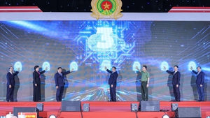 范明正总理出席一号国家数据中心揭牌仪式