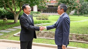 越南驻华大使范清平会见中共中央宣传部副部长王纲