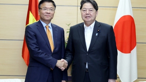 黎成龙副总理建议日本简化入境日本的手续，进而为越南公民免签