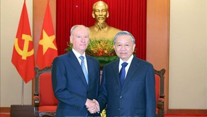 越共中央总书记苏林会见俄总统助理、海事委员会主席