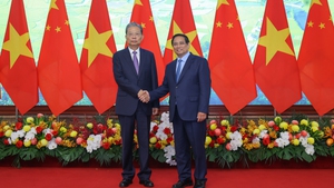 越南政府总理范明政会见中国全国人大常委会委员长赵乐际