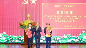梁阮明哲同志就任岘港市市委书记