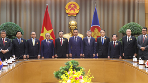 黎明兴总理会见东盟各国执法机关领导