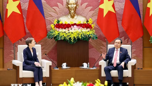 越南国会主席陈青敏会见列支敦士登首相布丽吉特·哈斯