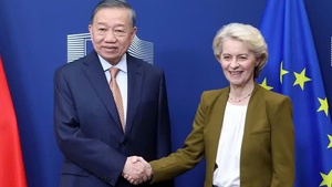 越共中央总书记、国家主席苏林会见欧盟委员会主席