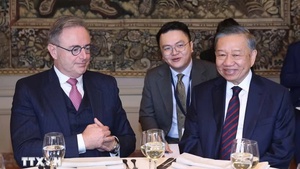 越共中央总书记、国家主席苏林与比利时首相巴尔特·德·韦弗举行会谈