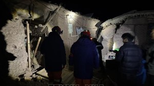 越南领导人就中国西藏严重地震致慰问电