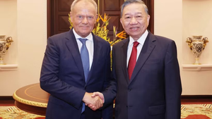 越共中央总书记、国家主席苏林会见波兰总理图斯克