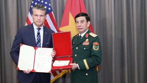 越南国防部长潘文江大将会见美国战争部长皮特·赫格塞思