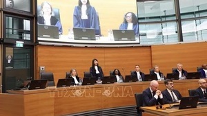 阮氏兰英在国际海洋法法庭宣誓就职
