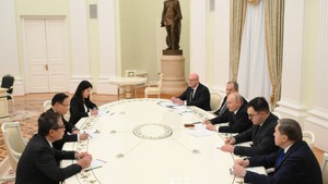 越共中央总书记苏林特使会见俄罗斯总统普京