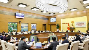 国会主席陈青敏主持召开展开国会代表和人民议会代表选举工作的全国会议