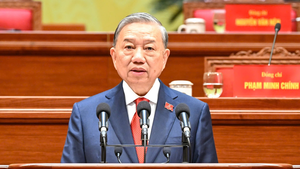 在党的旗帜下稳步前进