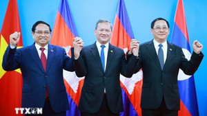 越柬老三国总理展开三党领导会晤结果