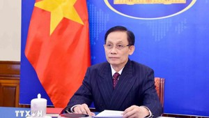 黎怀忠部长与韩国外交部长通电话