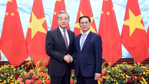 越中继续巩固战略互信，加强务实合作