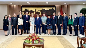 政府总理范明政会见美国艾森豪威尔基金会代表团