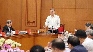 苏林总书记：坚决预防和打击贪污、浪费和不良现象