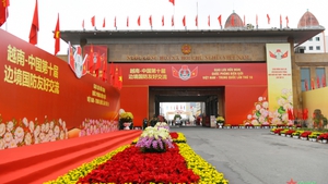 越南国防部长潘文江大将赴中国参加越中第十次边境国防友好交流活动