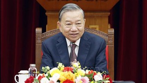 越共中央总书记苏林接见40多家跨国企业负责人