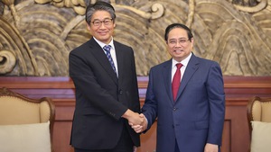 越南总理范明政会见日本驻越南大使伊藤直树