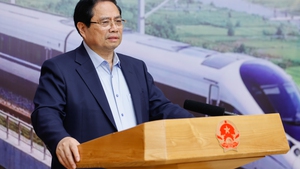 政府总理范明政主持召开国家铁路重点工程及重大项目指导委员会第七次会议