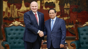 越南政府总理范明政会见俄罗斯联邦应急部部长亚历山大·库伦科夫