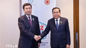 越南国会主席陈青敏在出席IPU－152期间举行双边会晤