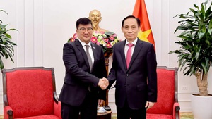 黎怀忠部长会见蒙古国驻越南大使吉吉·塞里贾夫