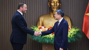 越南政府总理黎明兴会见爱沙尼亚外交部长马尔古斯·查赫克纳