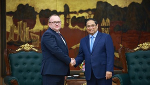 范明政总理会见白俄罗斯国家司法鉴定委员会主席沃尔科夫