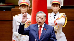 各国政党政要向越南党和国家领导人致贺电与贺信