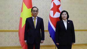 越南外交部长黎怀忠访问朝鲜