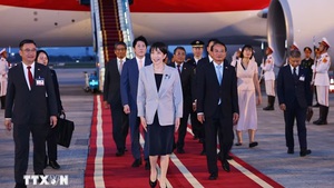 日本首相高市早苗抵达河内，开始对越南进行正式访问