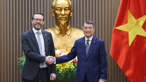 越南英国力争实现2026年双边贸易额达100亿美元