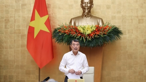 黎明兴总理主持召开第十六届政府首次定期会议