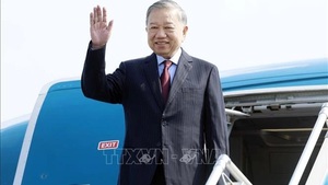 越共中央总书记、国家主席苏林启程对印度进行国事访问