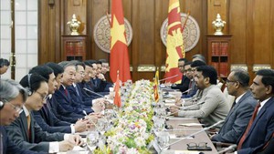 越共中央总书记、国家主席苏林与斯里兰卡总统阿努拉·库马拉·迪萨纳亚克举行会谈