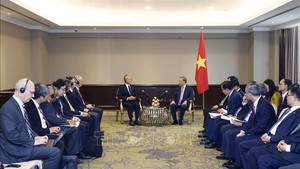 越共中央总书记、国家主席苏林会见菲律宾若干组织和企业领导