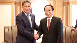 黎进珠副总理会见柬埔寨副总理孙占托